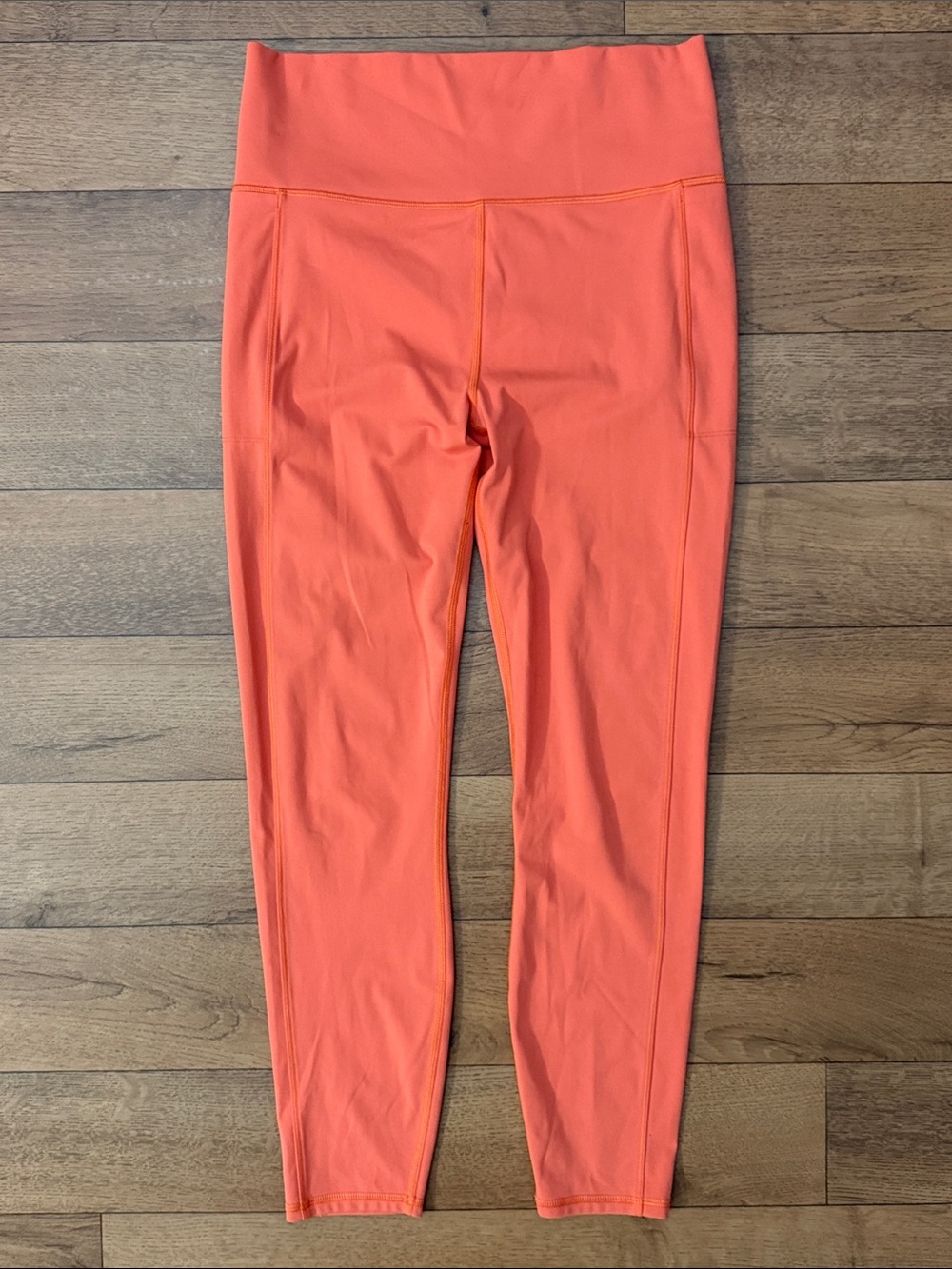 Vuori Size Large Studio Pocket Leggings In Grapefruit Style VW446 Workout Gym L
